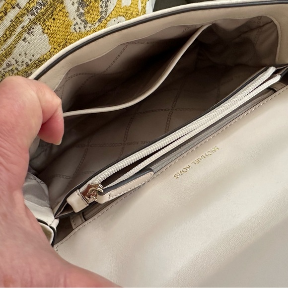 Michael Kors Quilted Chain Shoulder Bag Elegant Great Buy - Picture 7 of 16